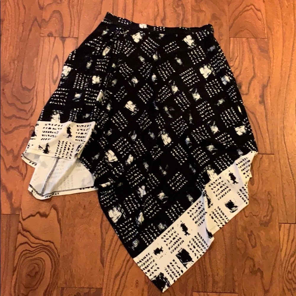 🆕 Worth Asymmetrical Skirt - Picture 2 of 14